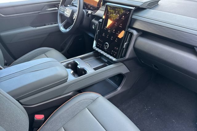 Used 2026 GMC Acadia AT4 AWD/4WD image 17