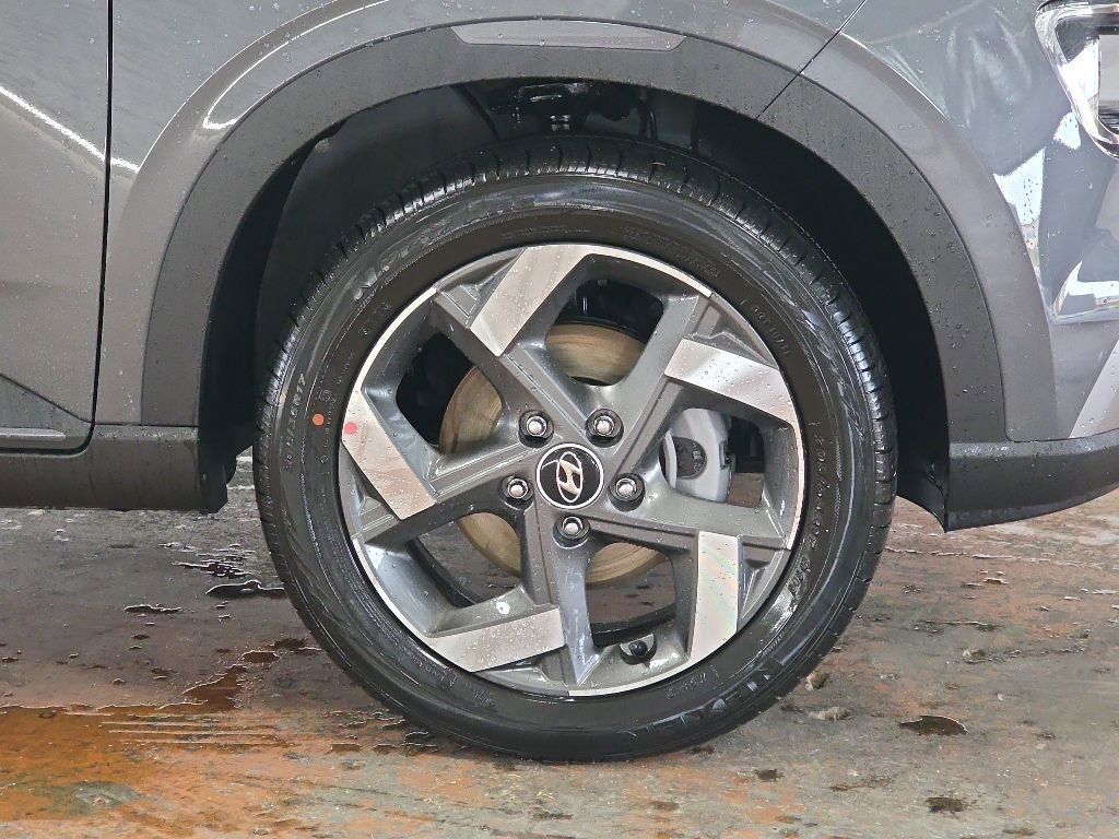 New 2026 Hyundai Venue SEL FWD image 7