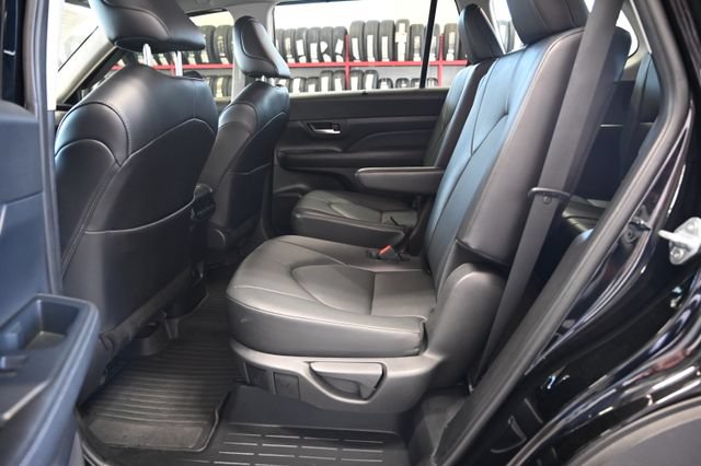 Used 2024 Toyota Grand Highlander AWD image 12