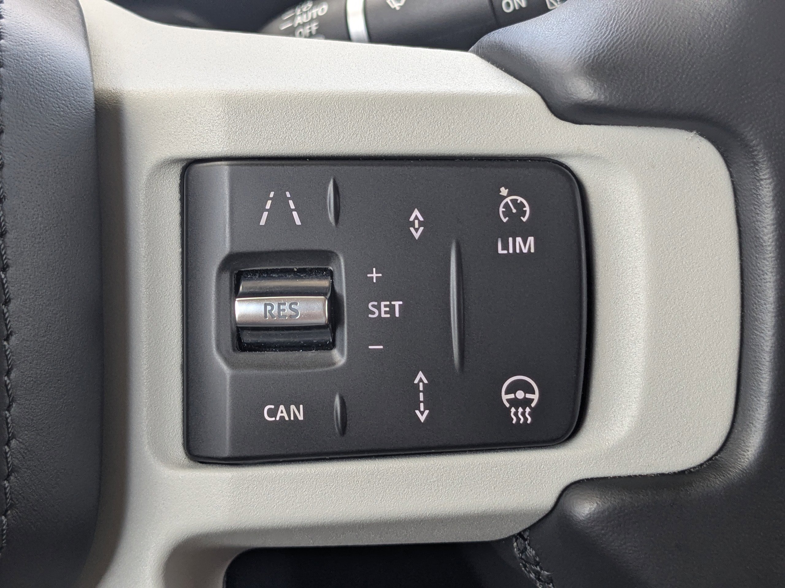 Used 2023 Land Rover Defender 130 First Edition image 29