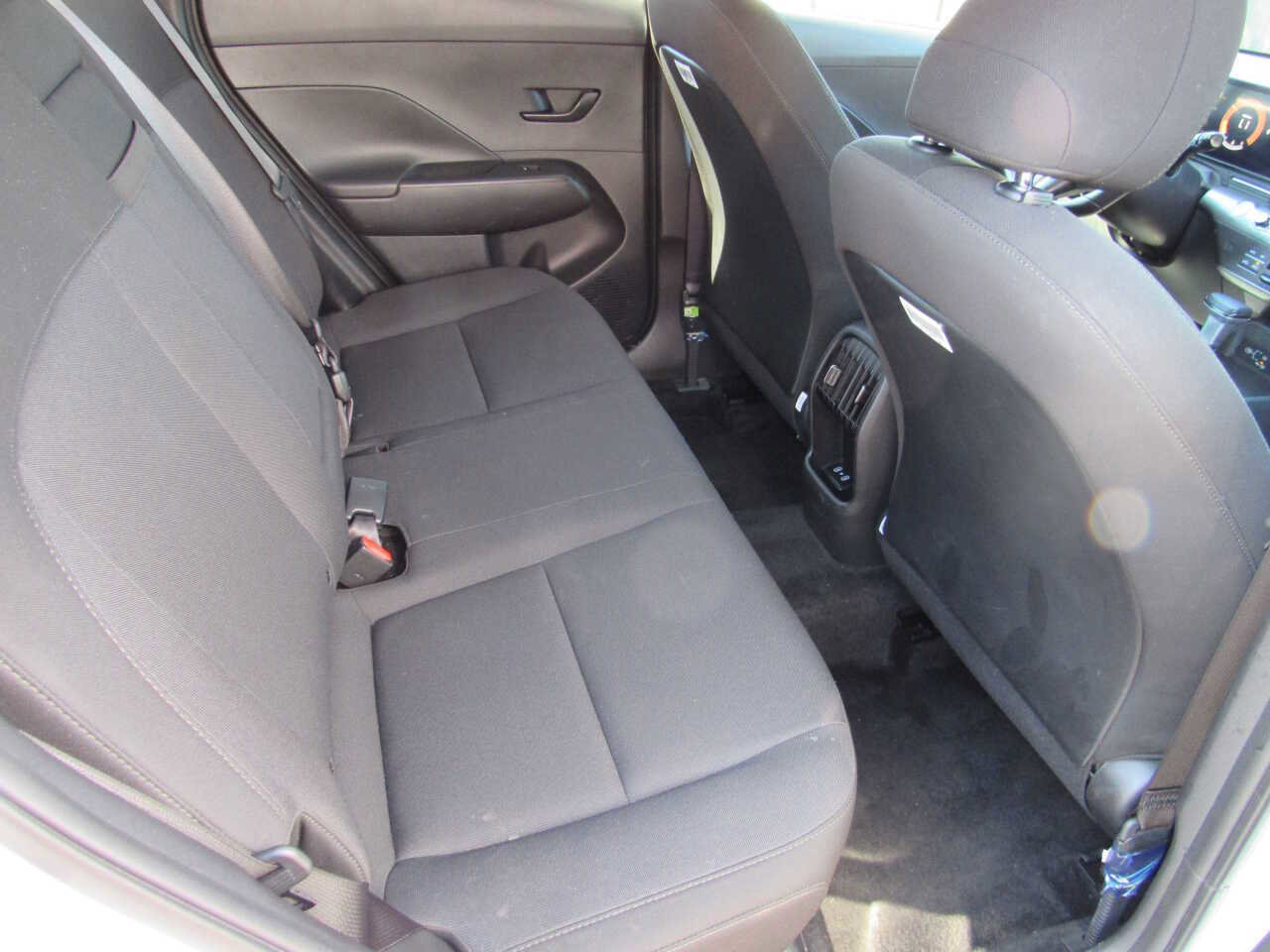 Used 2025 Hyundai Kona SEL image 9