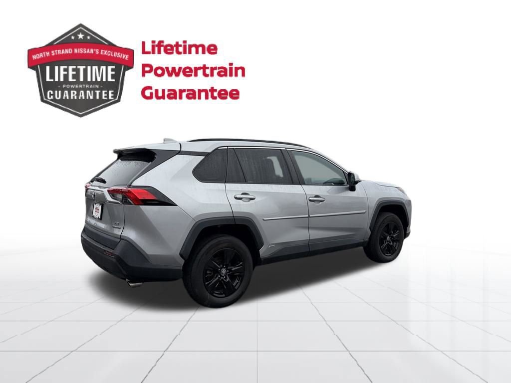 Used 2022 Toyota RAV4 LE image 5