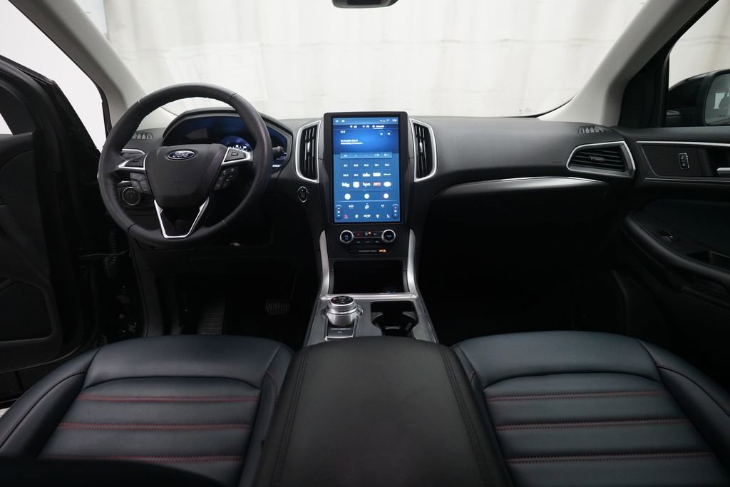 Used 2023 Ford Edge SEL w/ Sport Appearance Package image 5