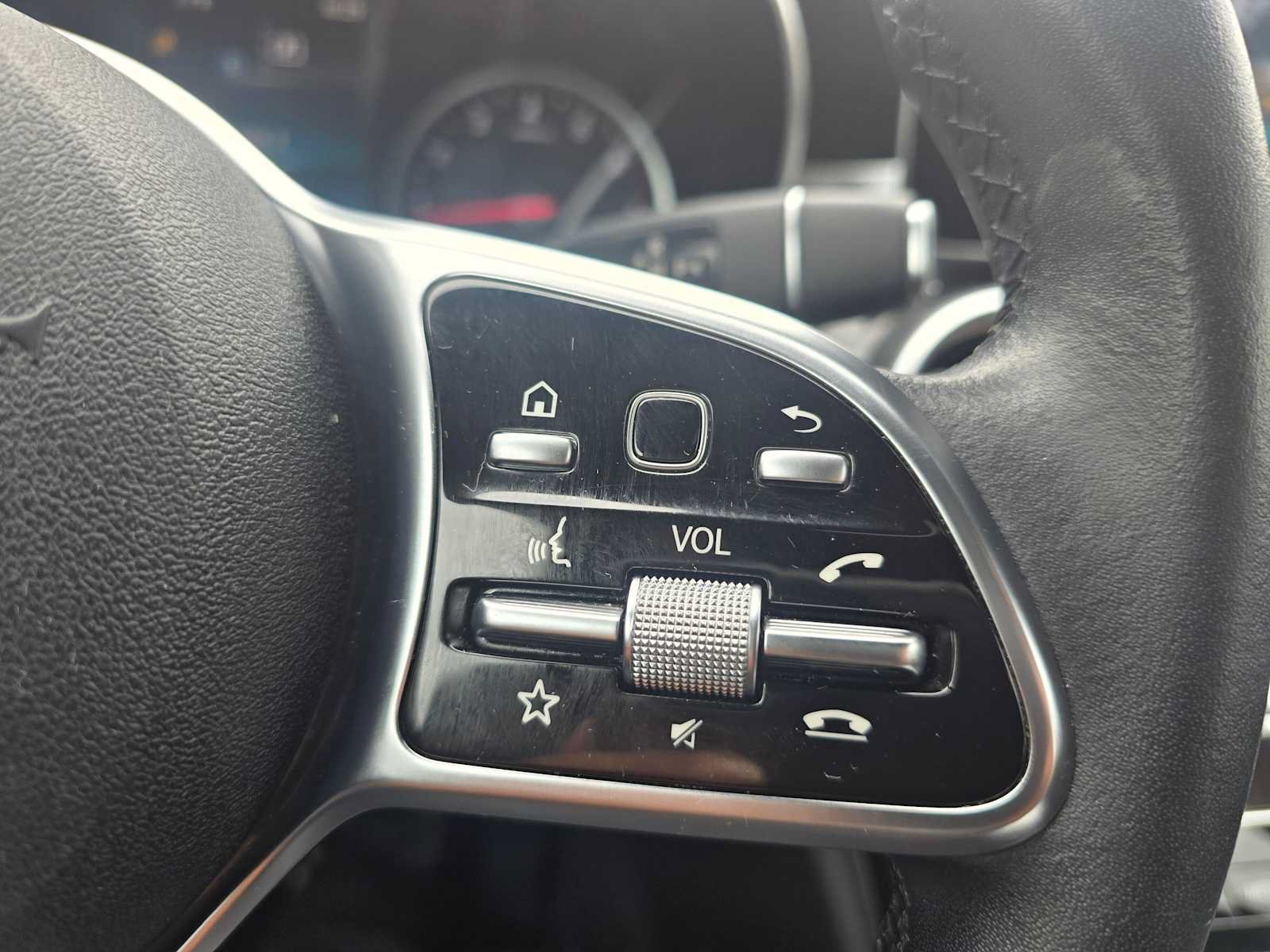 Used 2020 Mercedes-Benz C 300 Sedan image 31