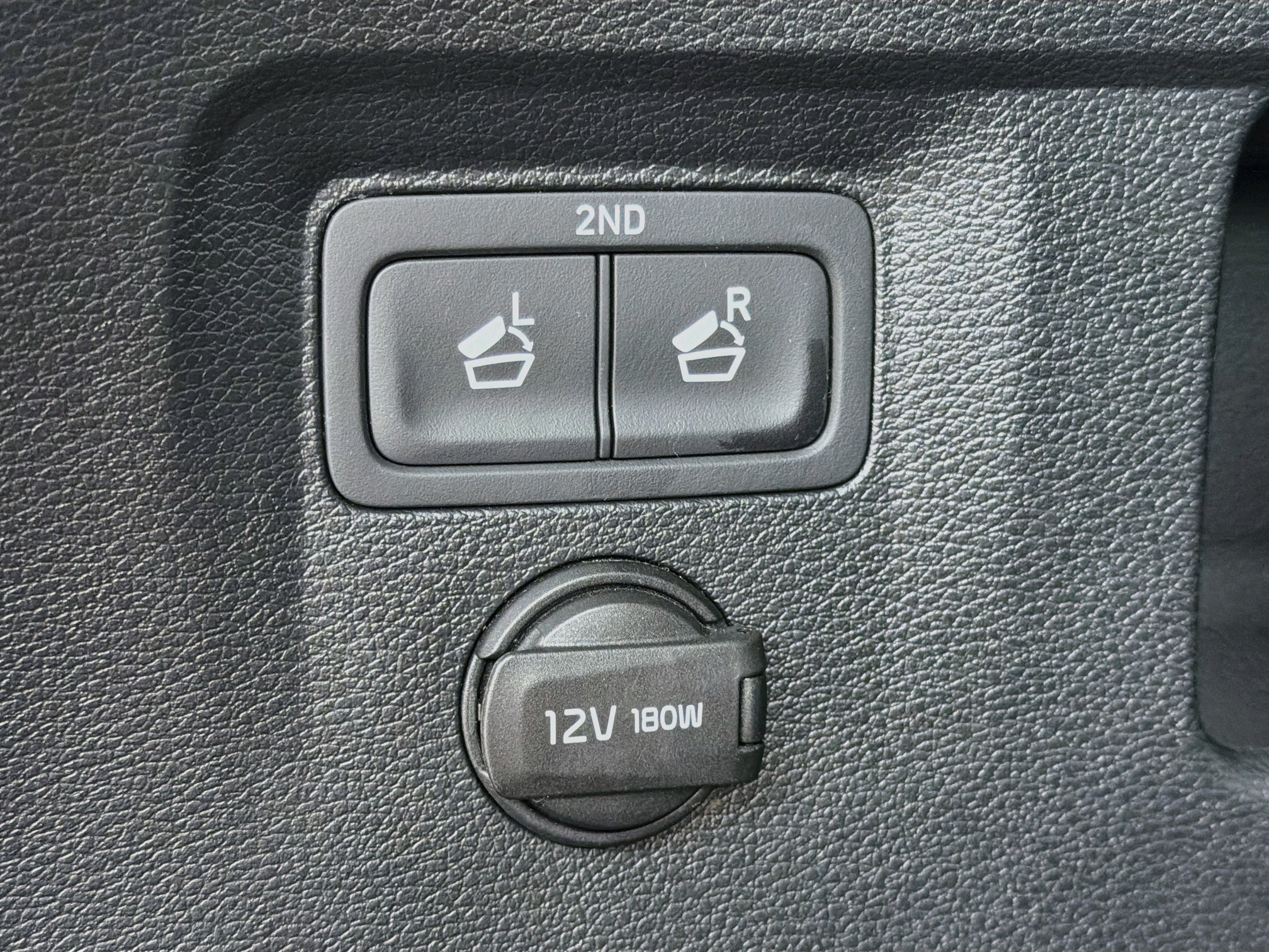 Used 2024 Kia Telluride EX w/ EX Captain's Chair Package FWD image 13