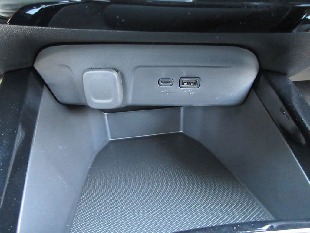 New 2026 Chevrolet Trax LT w/ LPO, Blackout Package FWD image 28