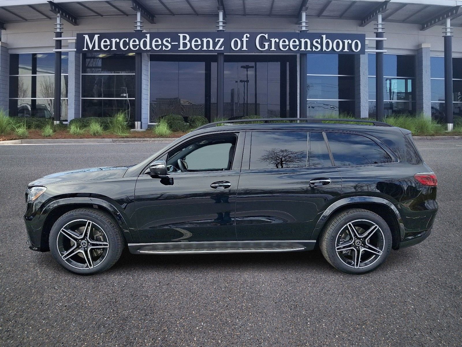 Certified 2025 Mercedes-Benz GLS 450 4MATIC image 7