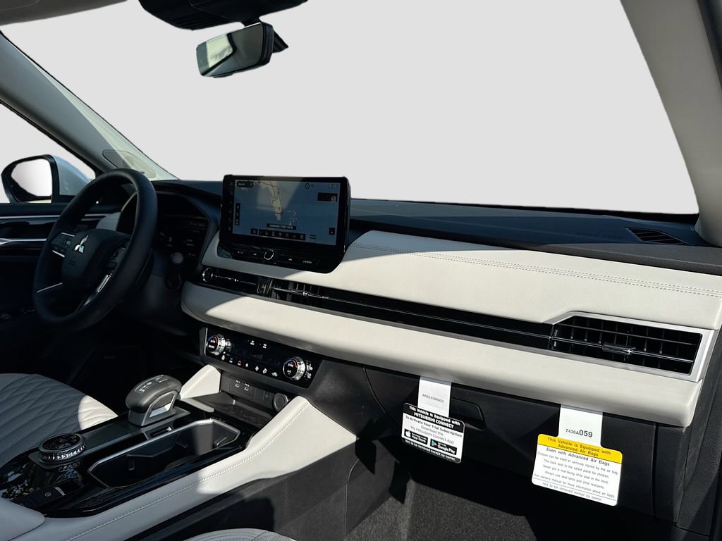 Used 2025 Mitsubishi Outlander SEL image 34