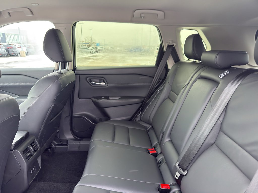 Certified 2025 Nissan Rogue SL image 32