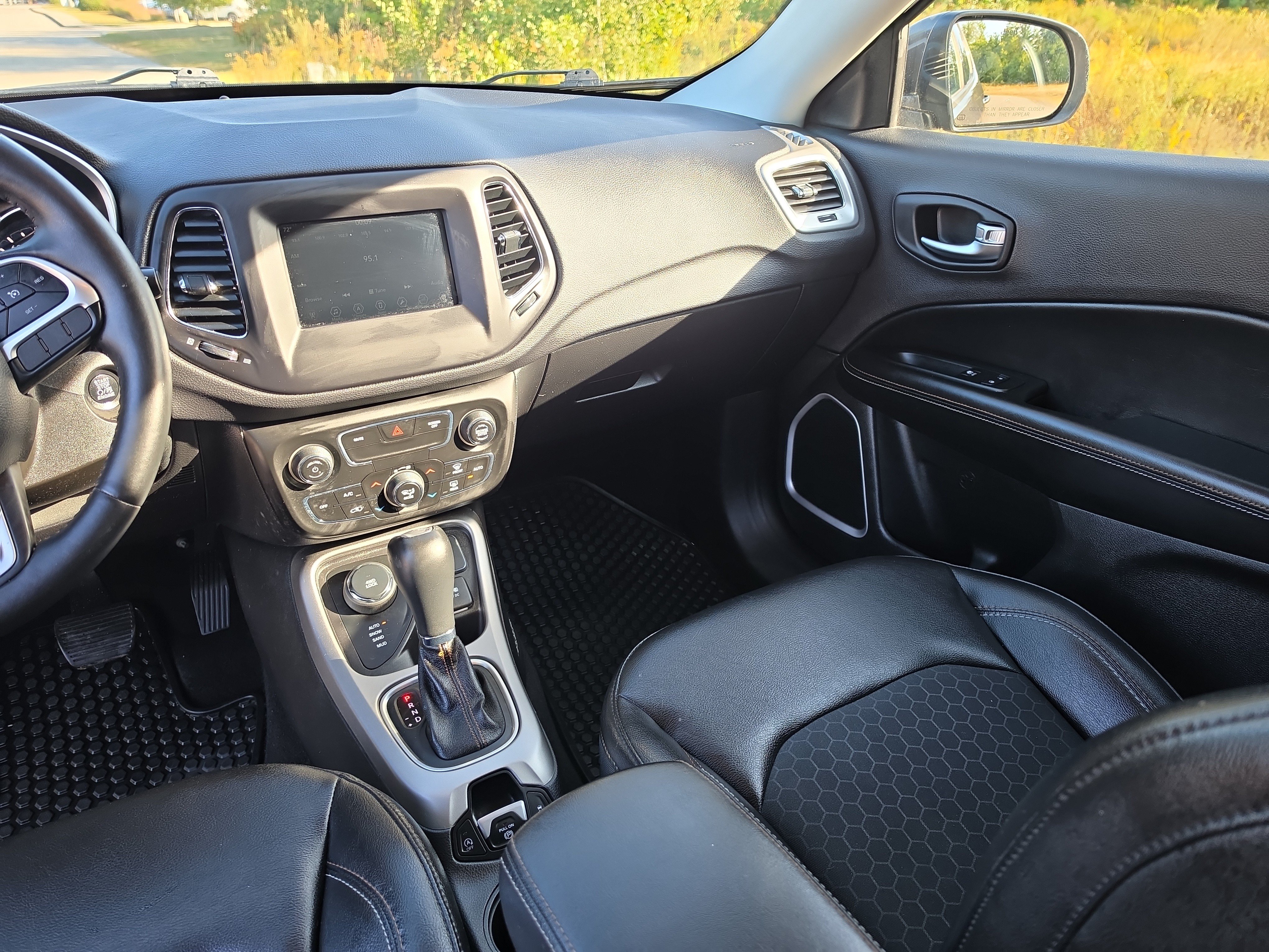 Used 2018 Jeep Compass Latitude w/ Popular Equipment Group AWD/4WD image 19