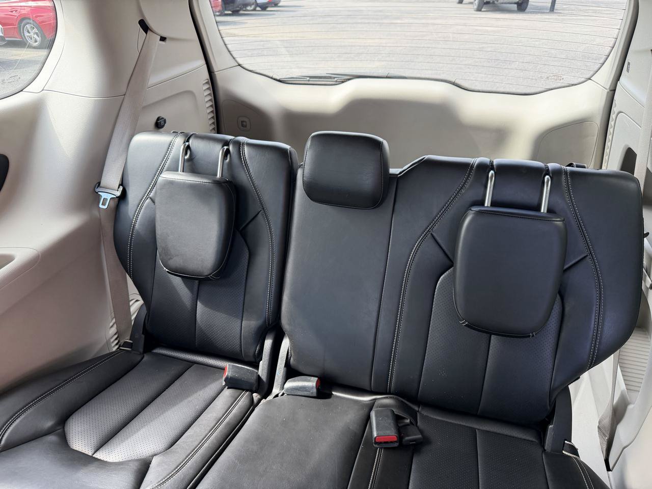 Used 2023 Chrysler Pacifica Touring-L FWD image 19
