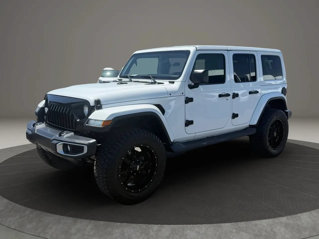 Used 2018 Jeep Wrangler Unlimited Sahara w/ Uconnect 4C Nav & Sound Group AWD/4WD image 2