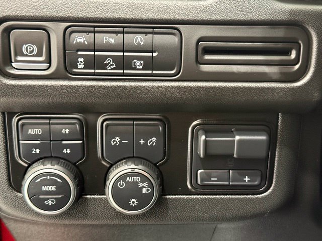 Used 2023 Chevrolet Suburban Z71 w/ Z71 Off-Road Package AWD/4WD image 41