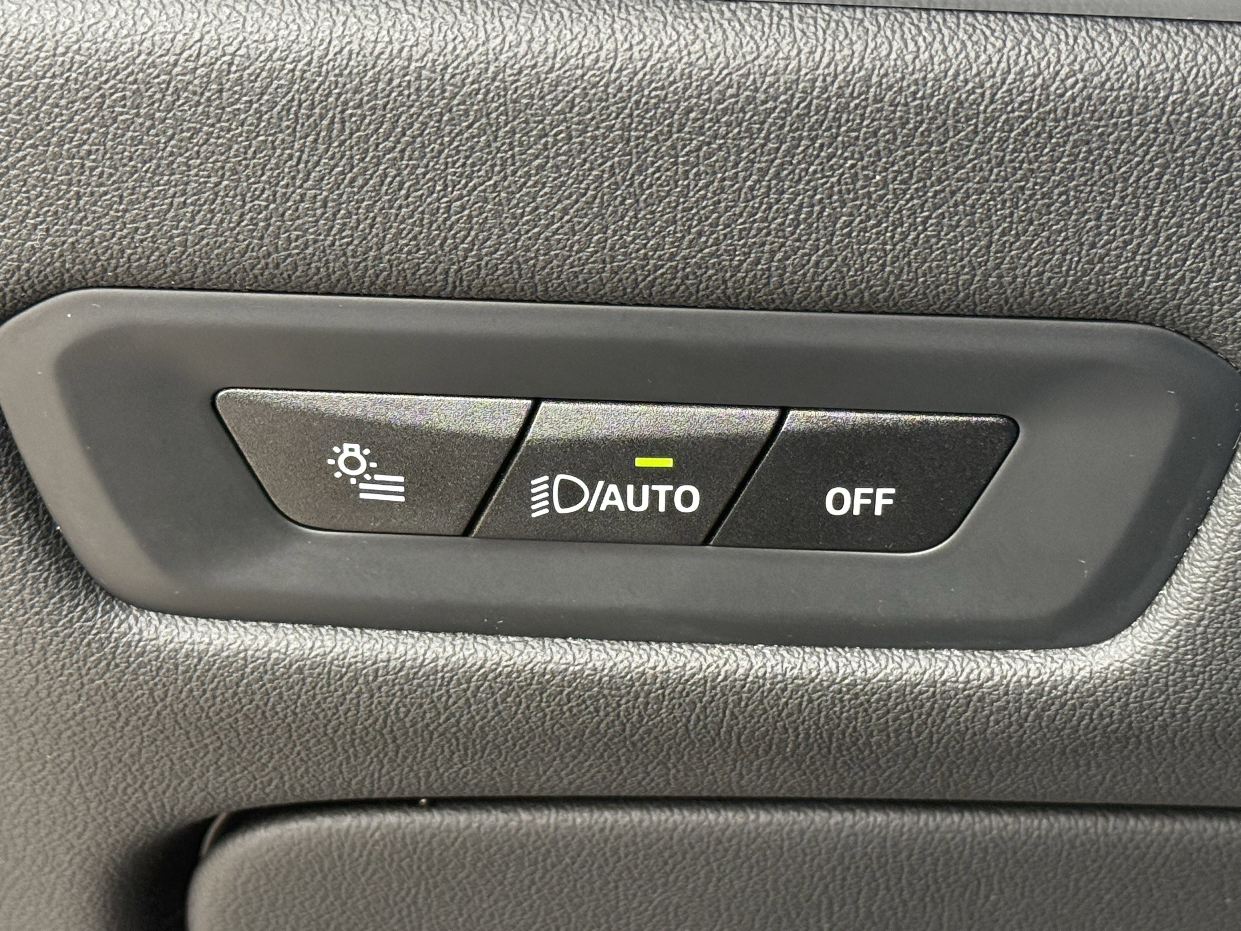 Used 2024 BMW X5 xDrive50e image 25