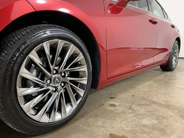 Used 2025 Lexus ES 350 Luxury w/ Accessory Package (Z2) image 2