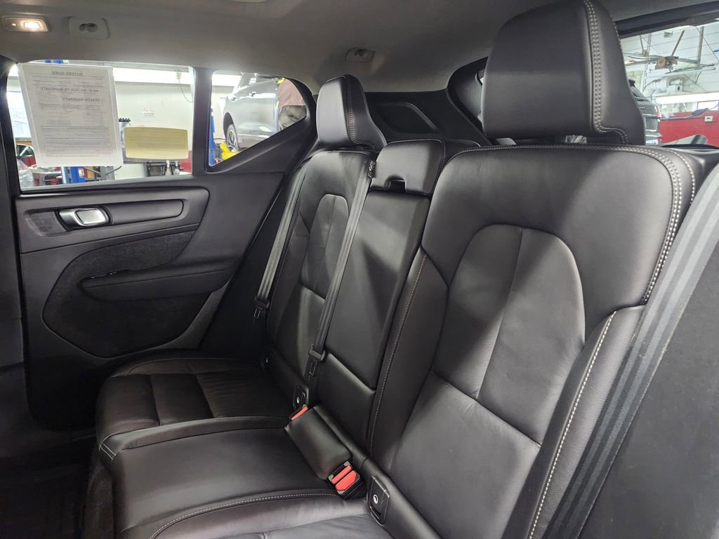 Used 2023 Volvo XC40 B5 Plus w/ Driver Assist Package image 11