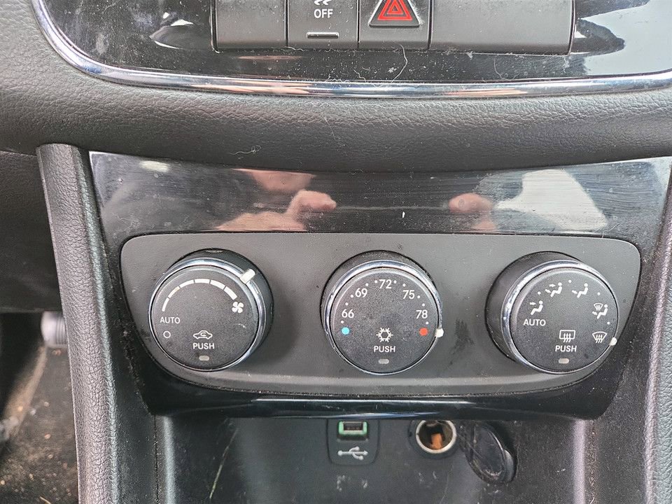 Used 2014 Chrysler 200 Touring w/ 200 S Group image 17