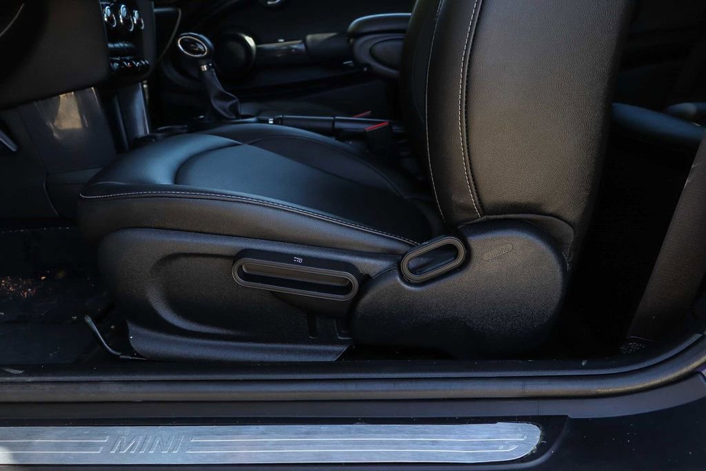 Used 2017 MINI Cooper 2-Door Hardtop FWD image 25