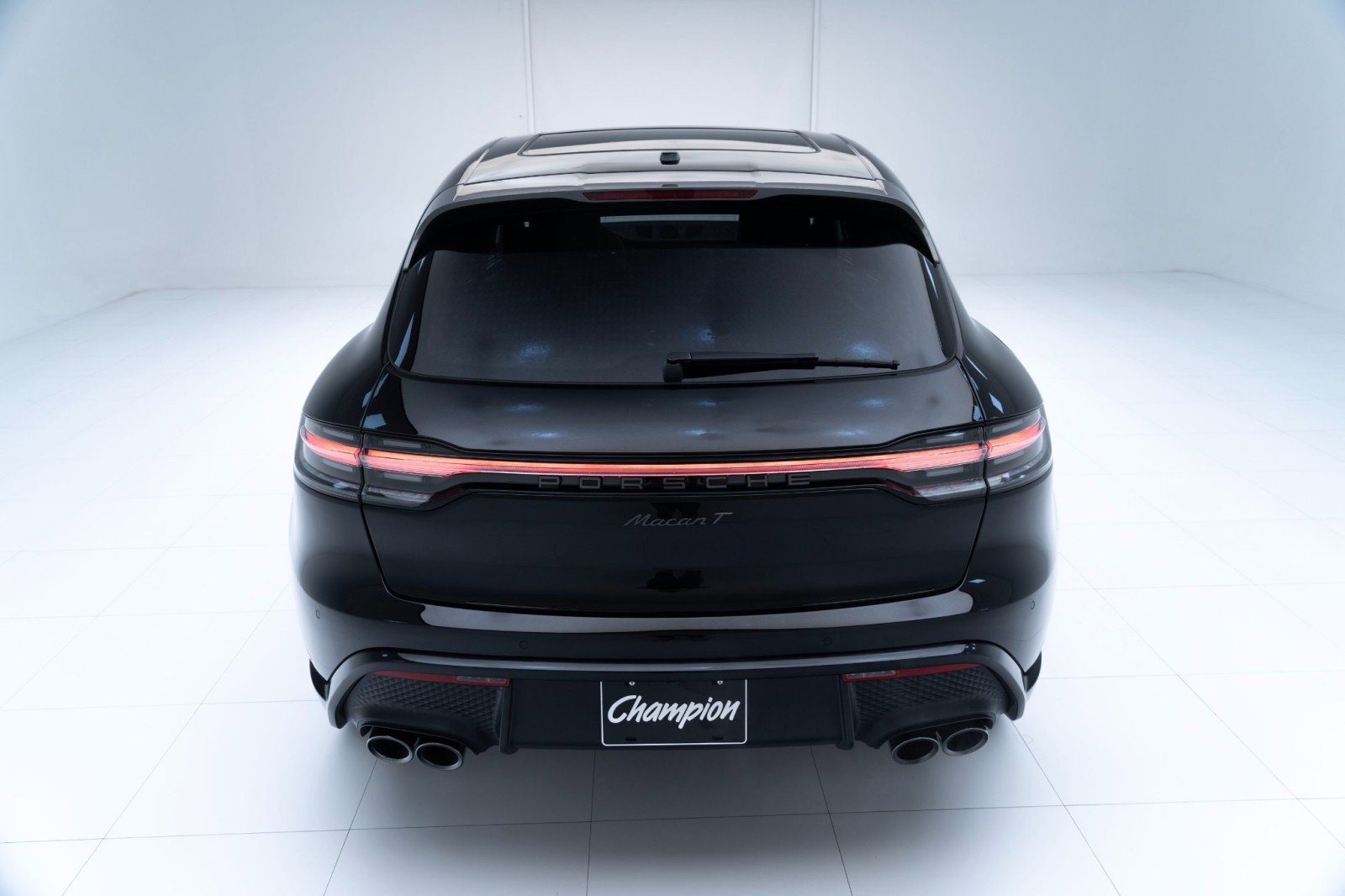 New 2025 Porsche Macan Turbo image 10