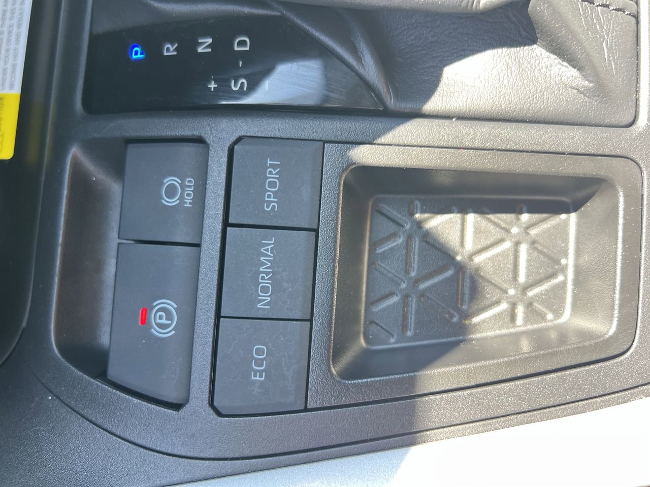 Used 2024 Toyota RAV4 XLE FWD image 29