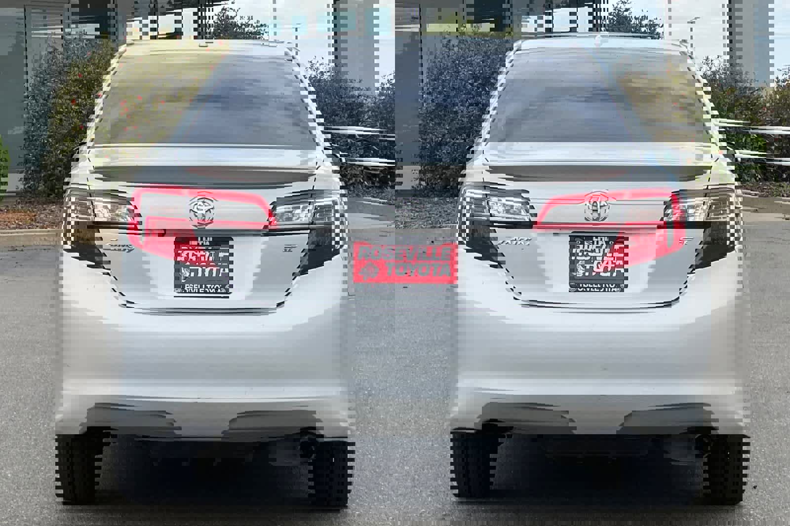 Used 2013 Toyota Camry SE w/ Convenience Pkg image 8