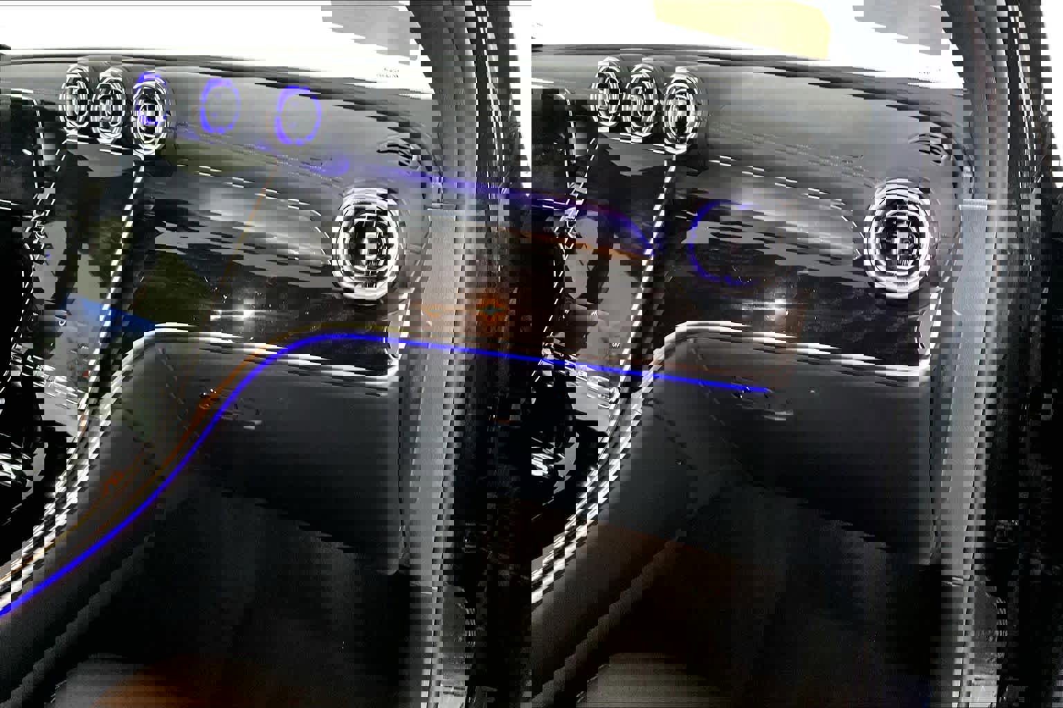 Used 2025 Mercedes-Benz GLC 300 4MATIC image 19