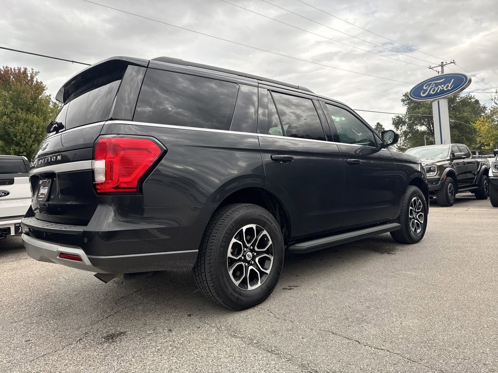 Used 2024 Ford Expedition XLT image 5