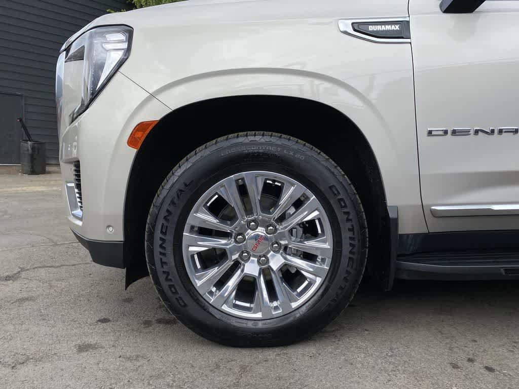 Used 2024 GMC Yukon XL Denali w/ Advanced Technology Package AWD/4WD image 11