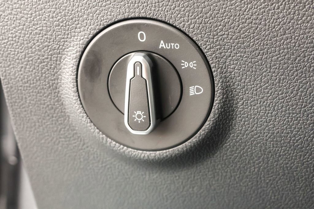 New 2025 Volkswagen Taos SE image 23