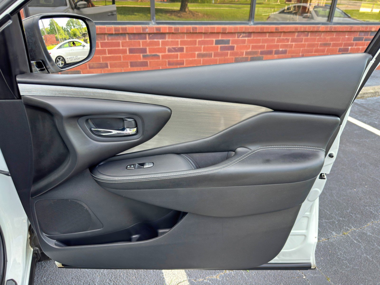 Used 2016 Nissan Murano S FWD image 35