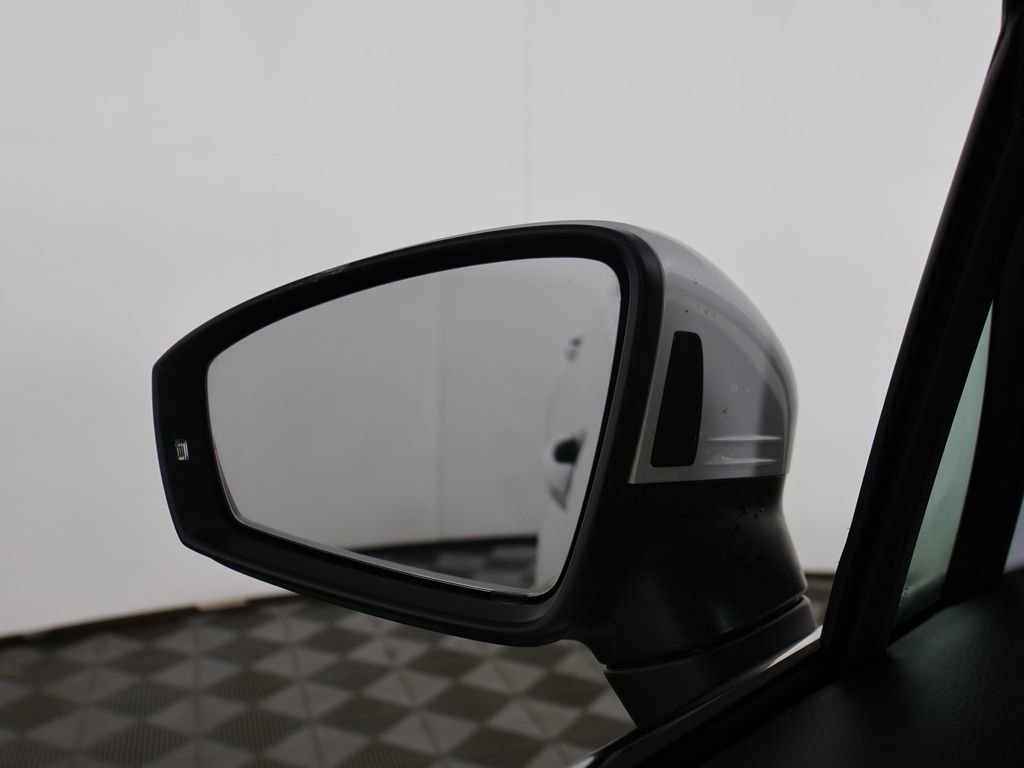 Used 2023 Volkswagen Tiguan SE image 37