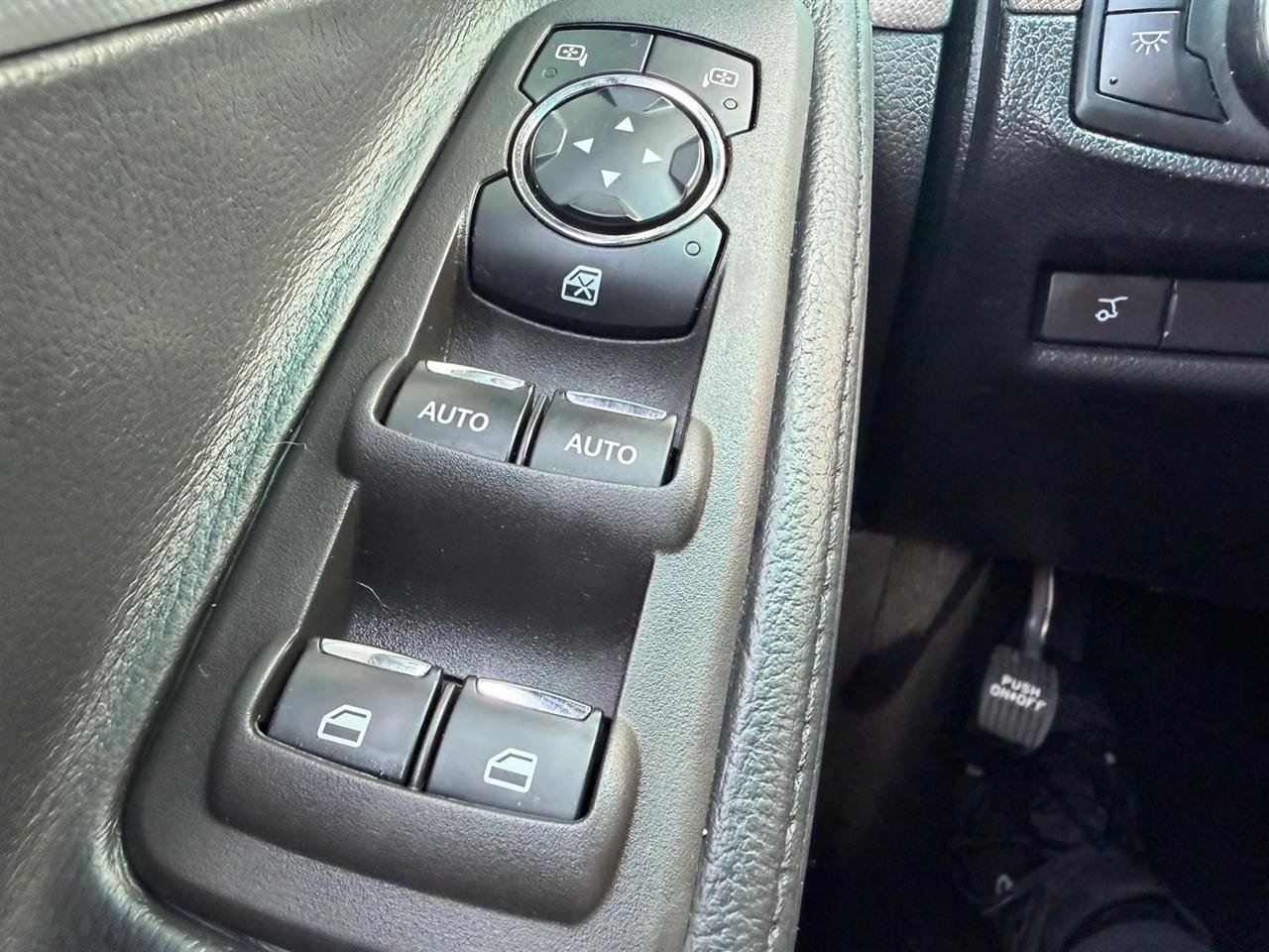 Used 2015 Ford Explorer XLT w/ Equipment Group 202B FWD image 46