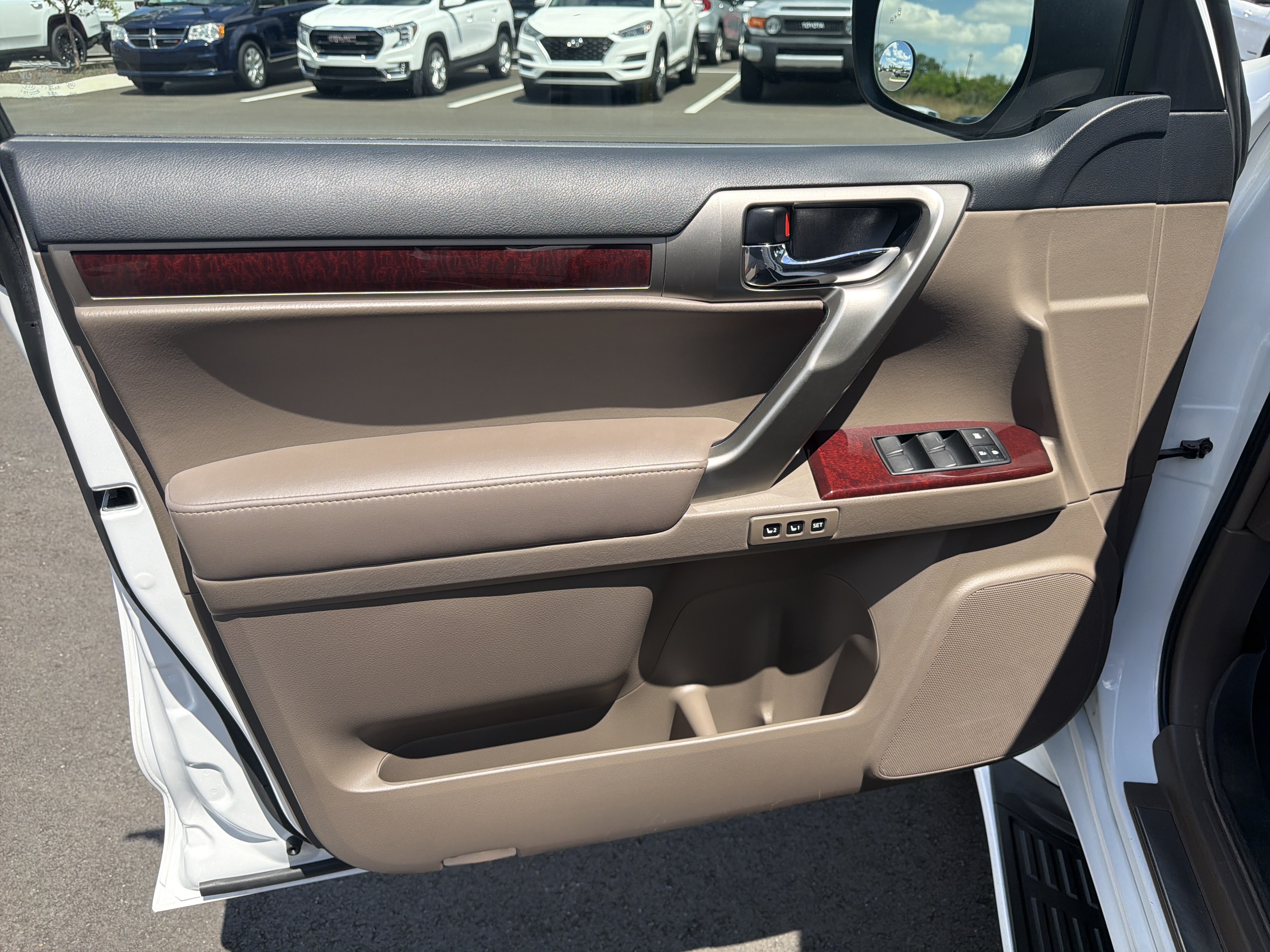 Used 2018 Lexus GX 460 Premium AWD/4WD image 29