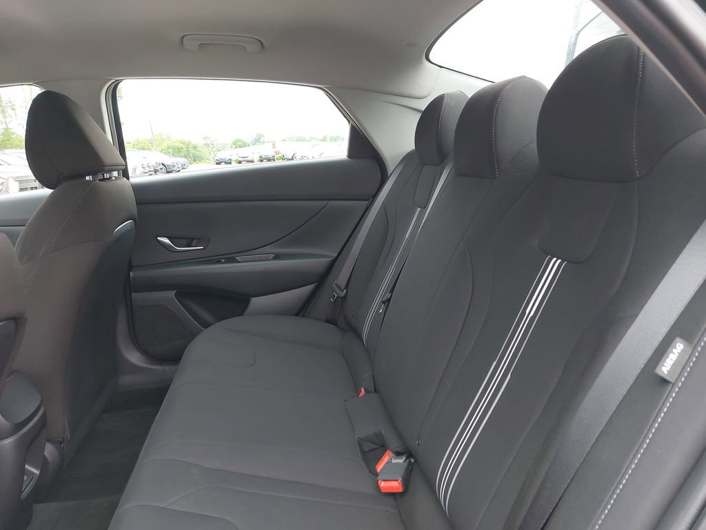 Certified 2025 Hyundai Elantra Hybrid FWD image 13