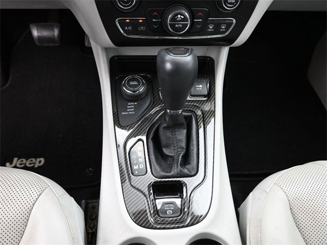 Used 2019 Jeep Cherokee Limited image 23