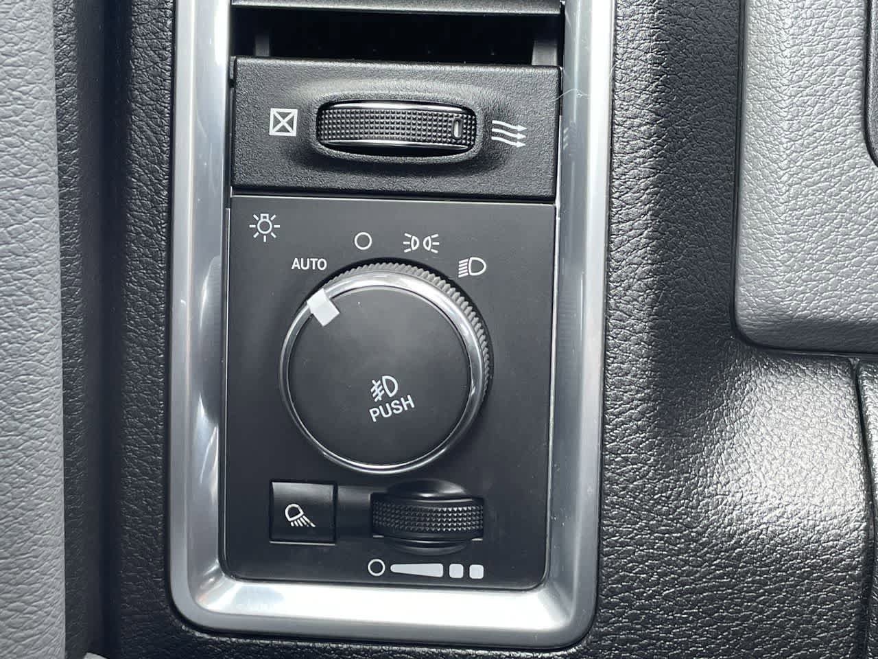 Used 2018 RAM 1500 Big Horn AWD/4WD image 27