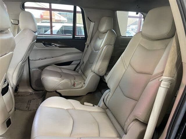 Used 2020 Cadillac Escalade Luxury AWD/4WD image 32