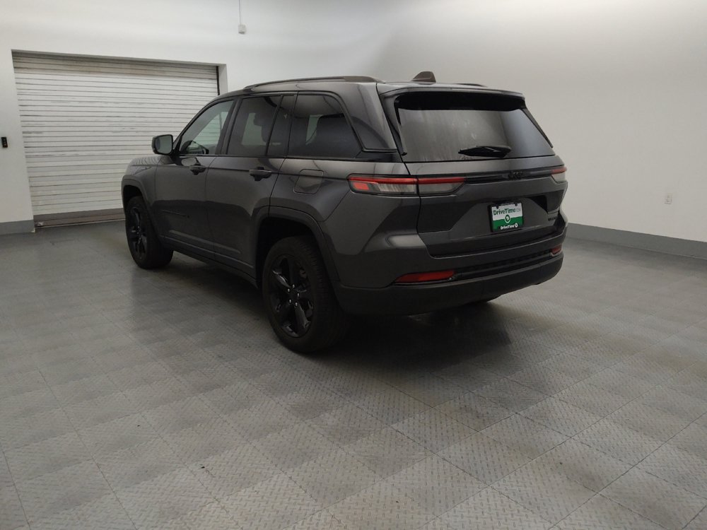 Used 2023 Jeep Grand Cherokee Limited w/ Black Appearance Package RWD image 5