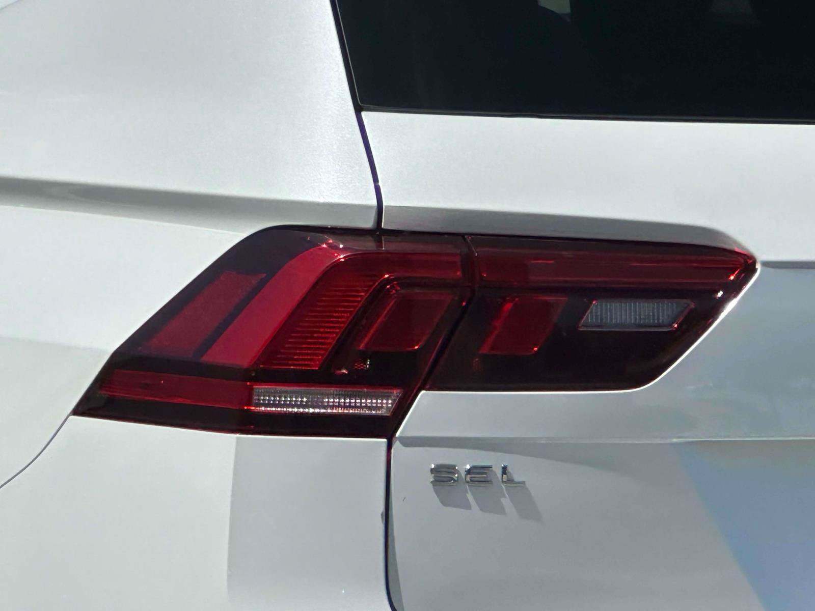 Certified 2023 Volkswagen Tiguan SEL R-Line AWD/4WD image 8