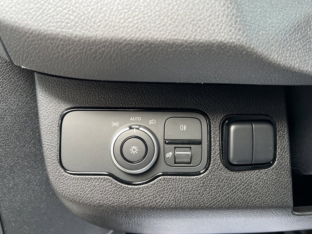 Used 2024 Mercedes-Benz Sprinter 144 Cargo image 29