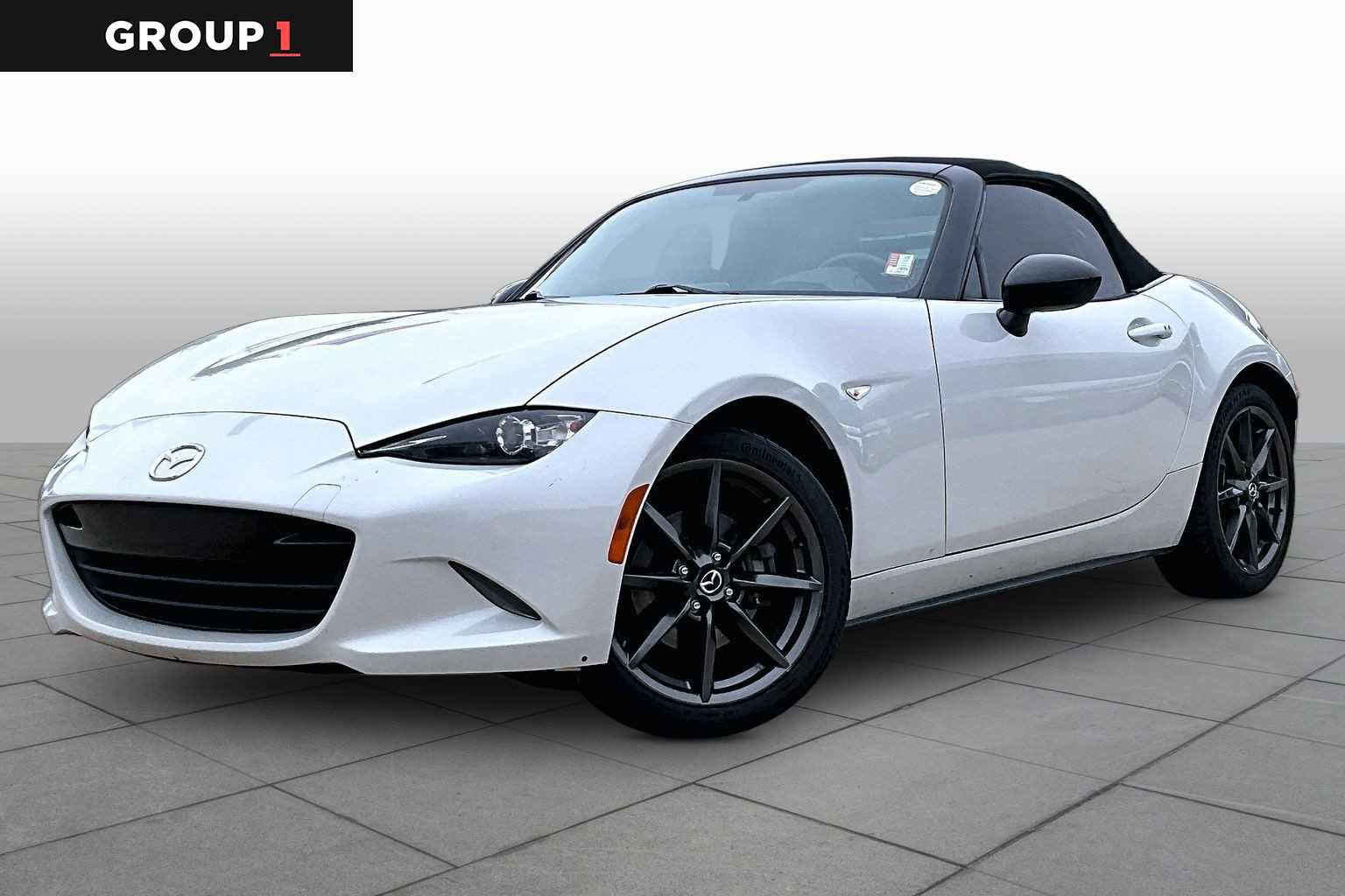 Used 2017 MAZDA MX-5 Miata Club RWD image 1