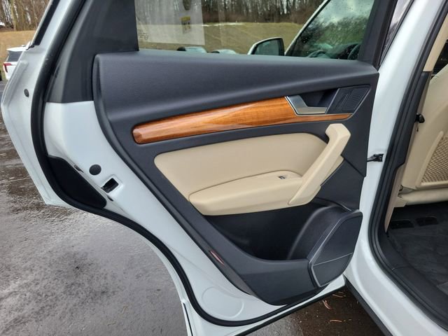 Used 2022 Audi Q5 2.0T Premium image 22