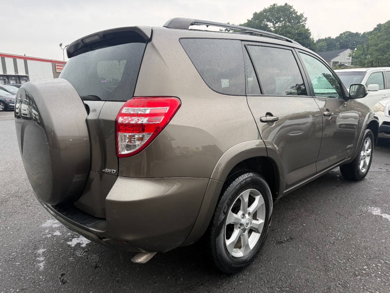 Used 2010 Toyota RAV4 Limited AWD/4WD image 5