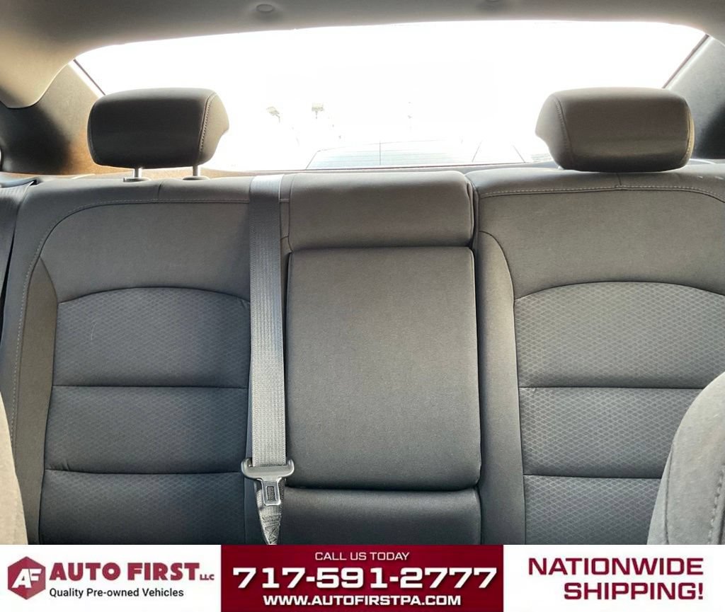 Used 2018 Chevrolet Malibu LT FWD image 17