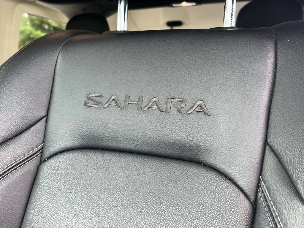 Used 2022 Jeep Wrangler Unlimited Sahara AWD/4WD image 12