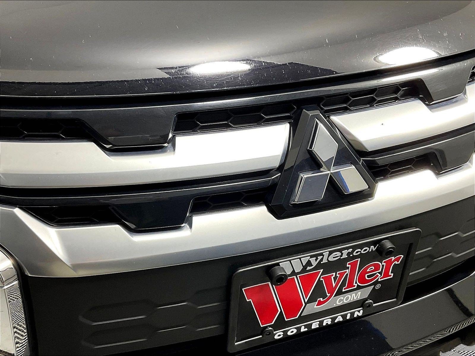 Used 2026 Mitsubishi Outlander Sport SE AWD/4WD image 32