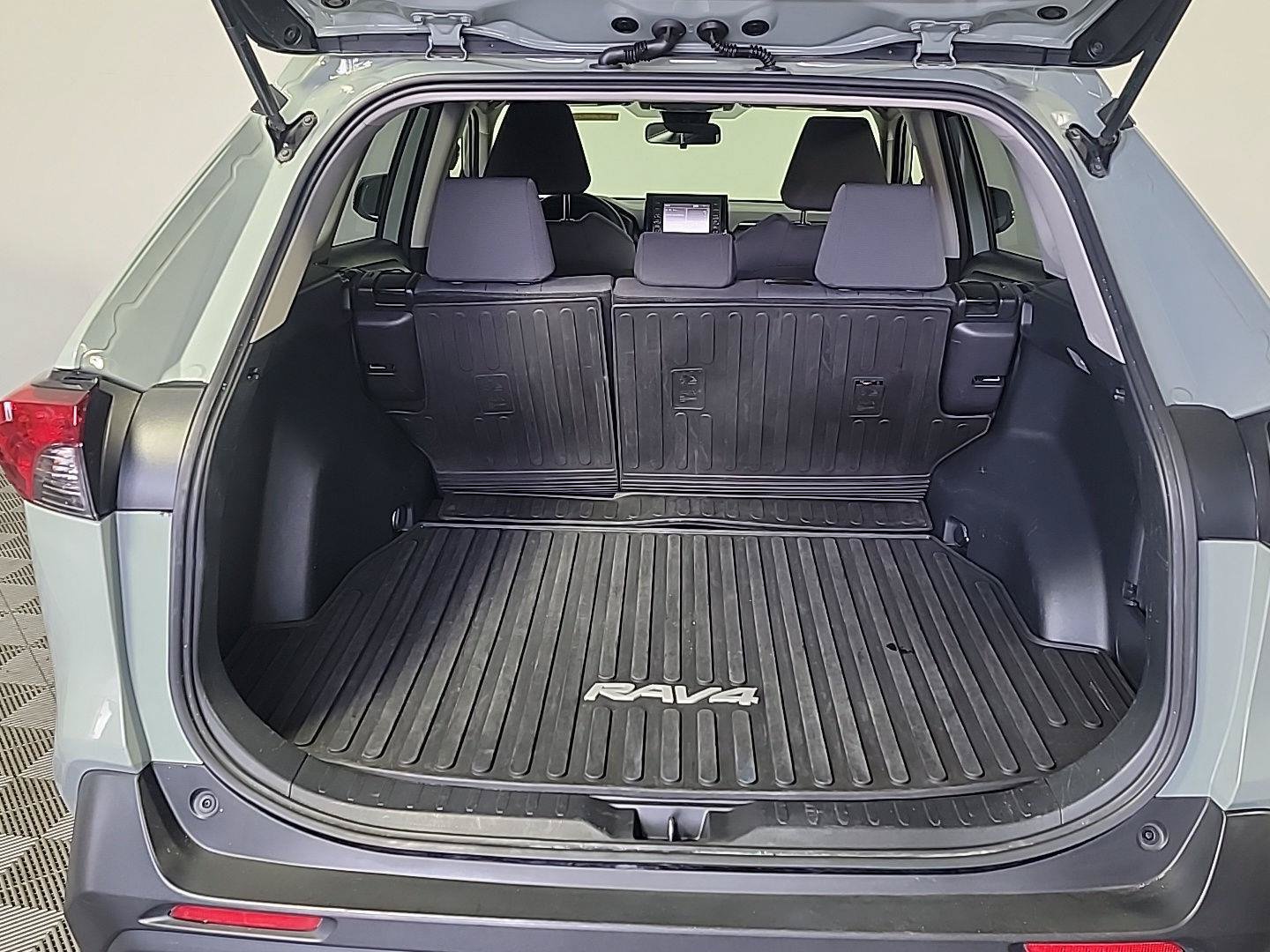 Used 2019 Toyota RAV4 XLE w/ All Weather Liner Package AWD/4WD image 7