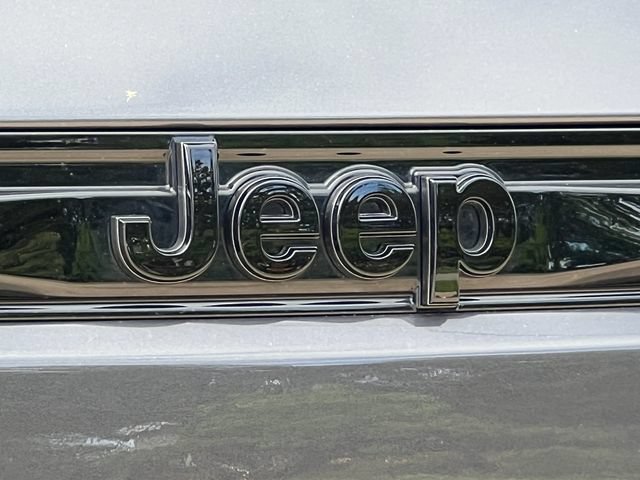 Used 2024 Jeep Grand Cherokee Limited w/ Black Appearance Package AWD/4WD image 52