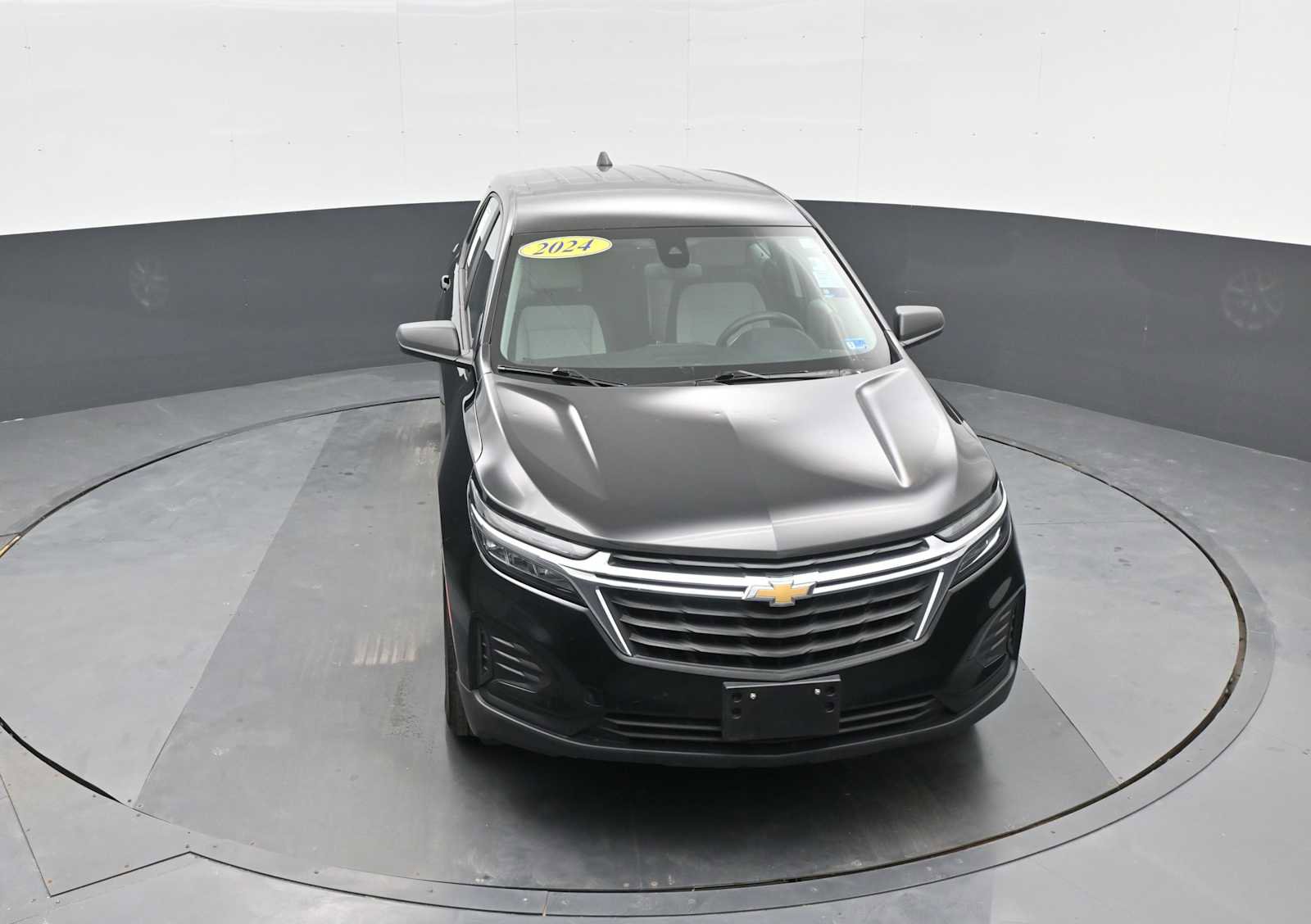 Used 2024 Chevrolet Equinox LS w/ Driver Confidence II Package FWD image 11