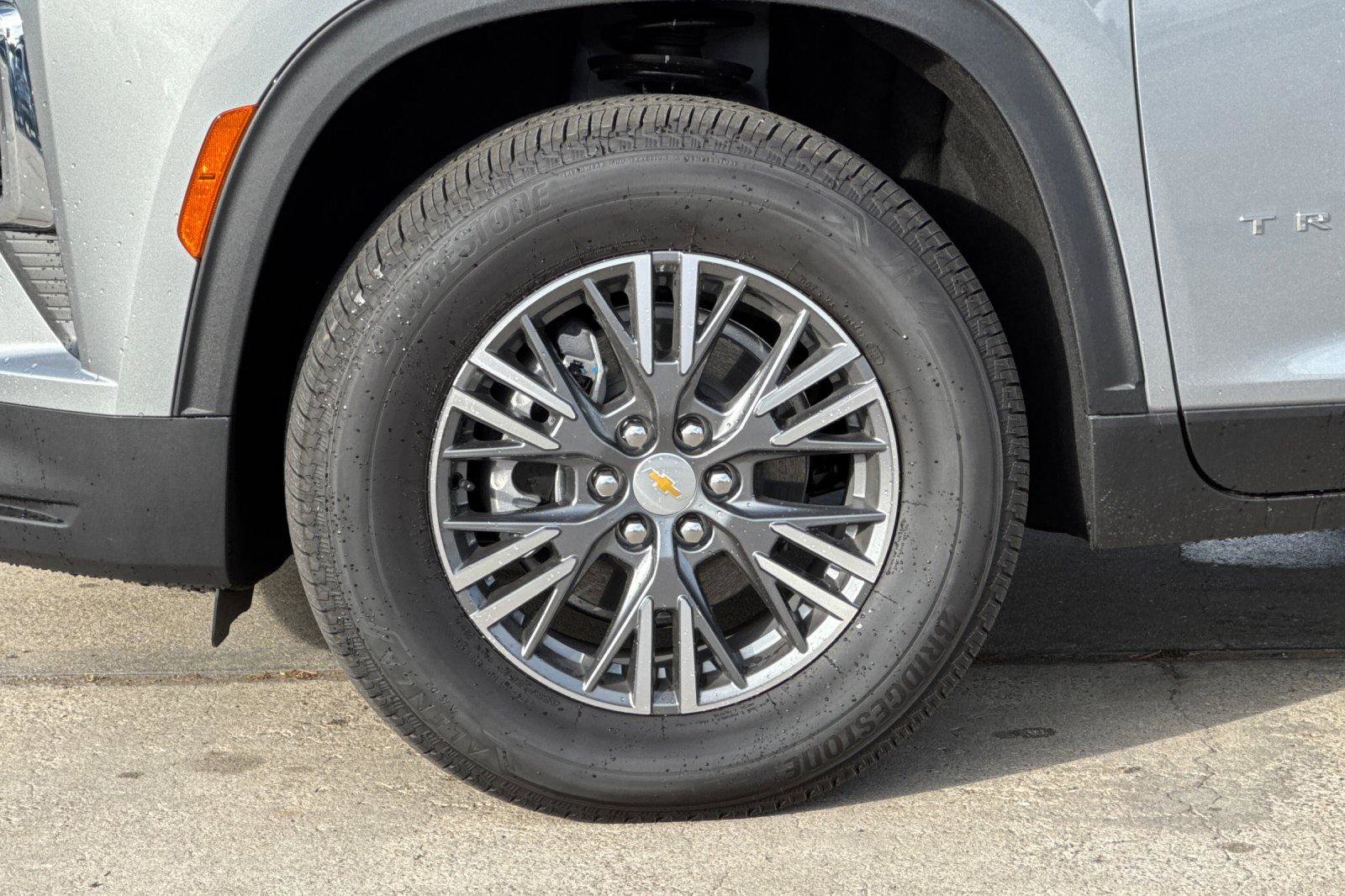 New 2026 Chevrolet Traverse LT FWD image 37